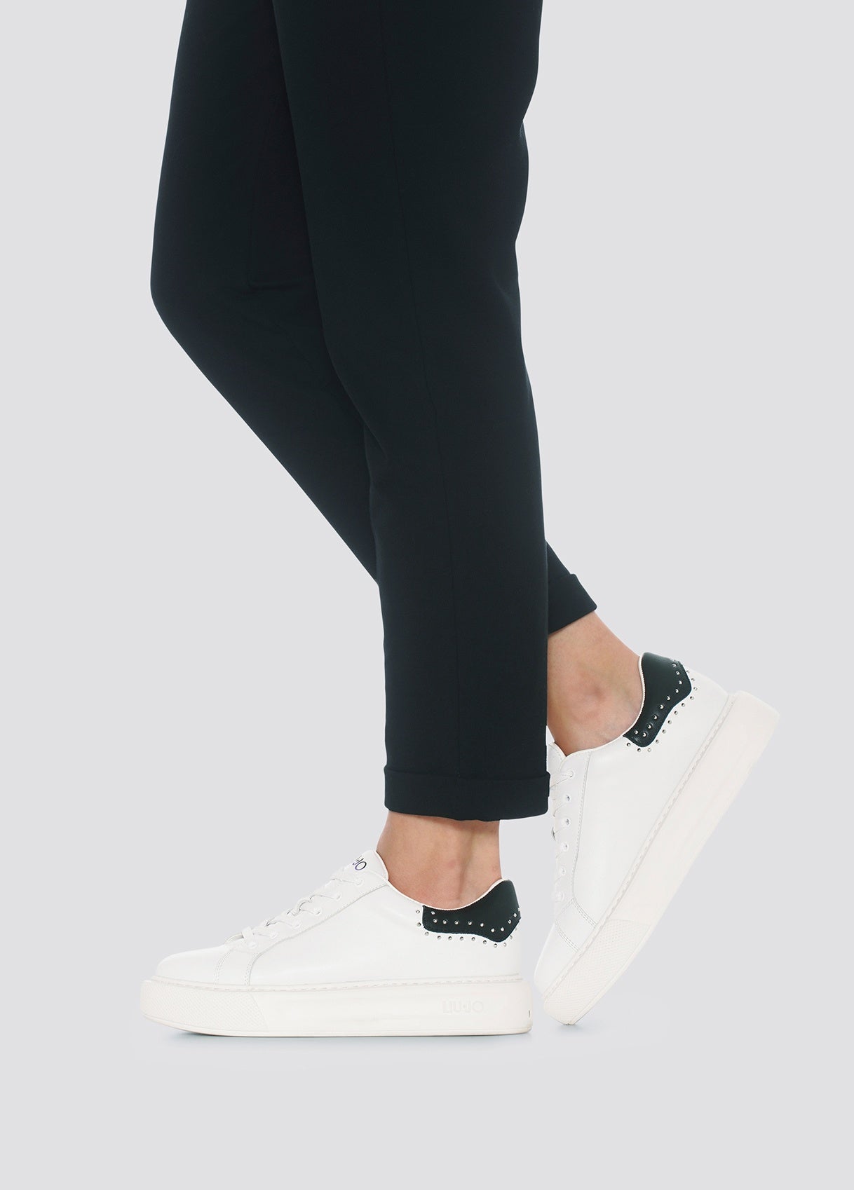 WHITE 01111